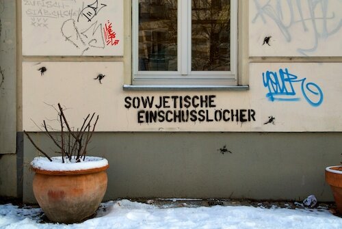 Einschusslöcher in Prenzlauer Berg - Foto: Henning Onken